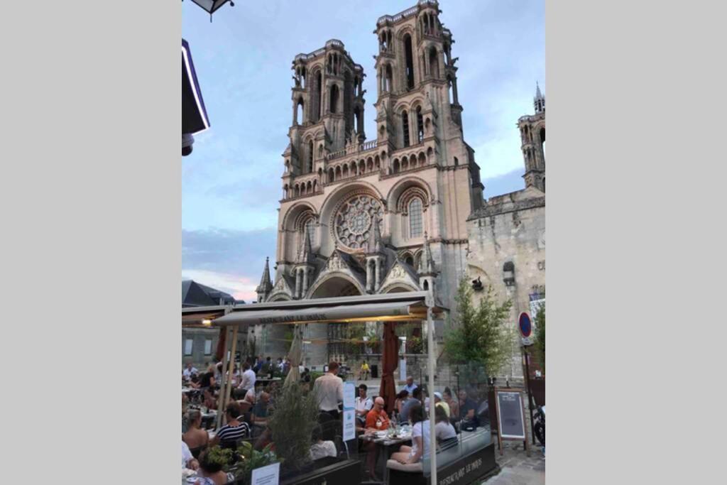 Laon : « Suite Privee Au Pied De La Cathedrale » 外观 照片
