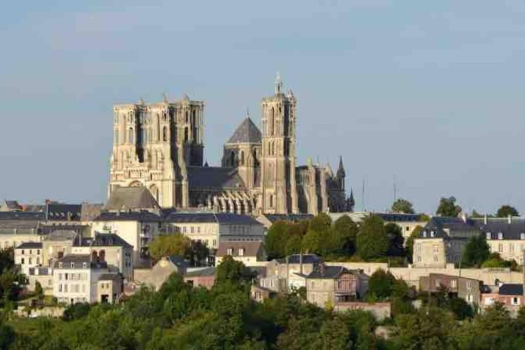 Laon : « Suite Privee Au Pied De La Cathedrale » 外观 照片